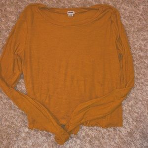 ruffled sleeve crop top!